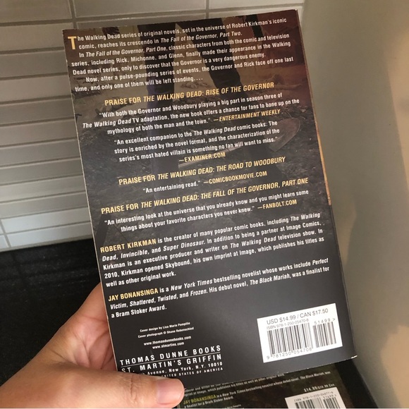 The Walking Dead: The Fall of the Governor Books 1 & 2 - Picture 8 of 8